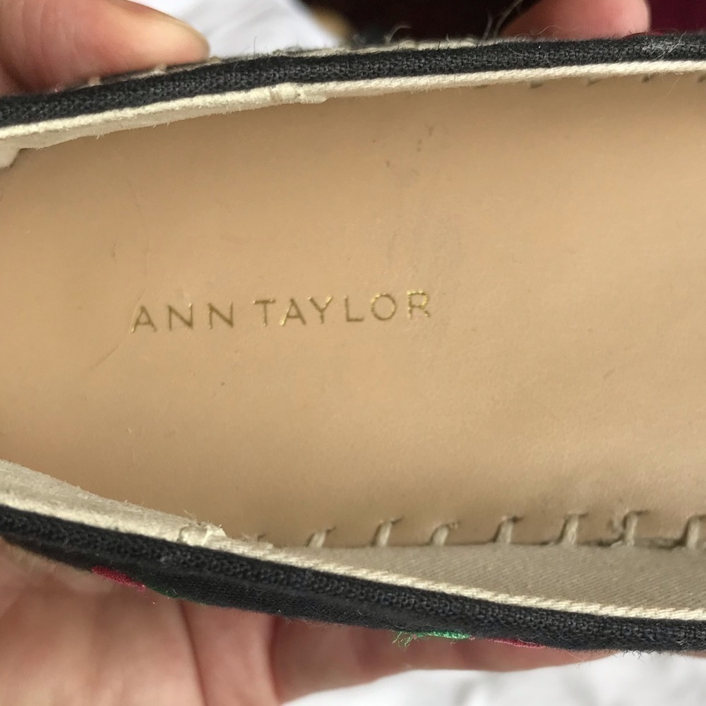 ANN Taylor embroidered fruit black Cherry linen blend espadrilles. - Picture 6 of 8